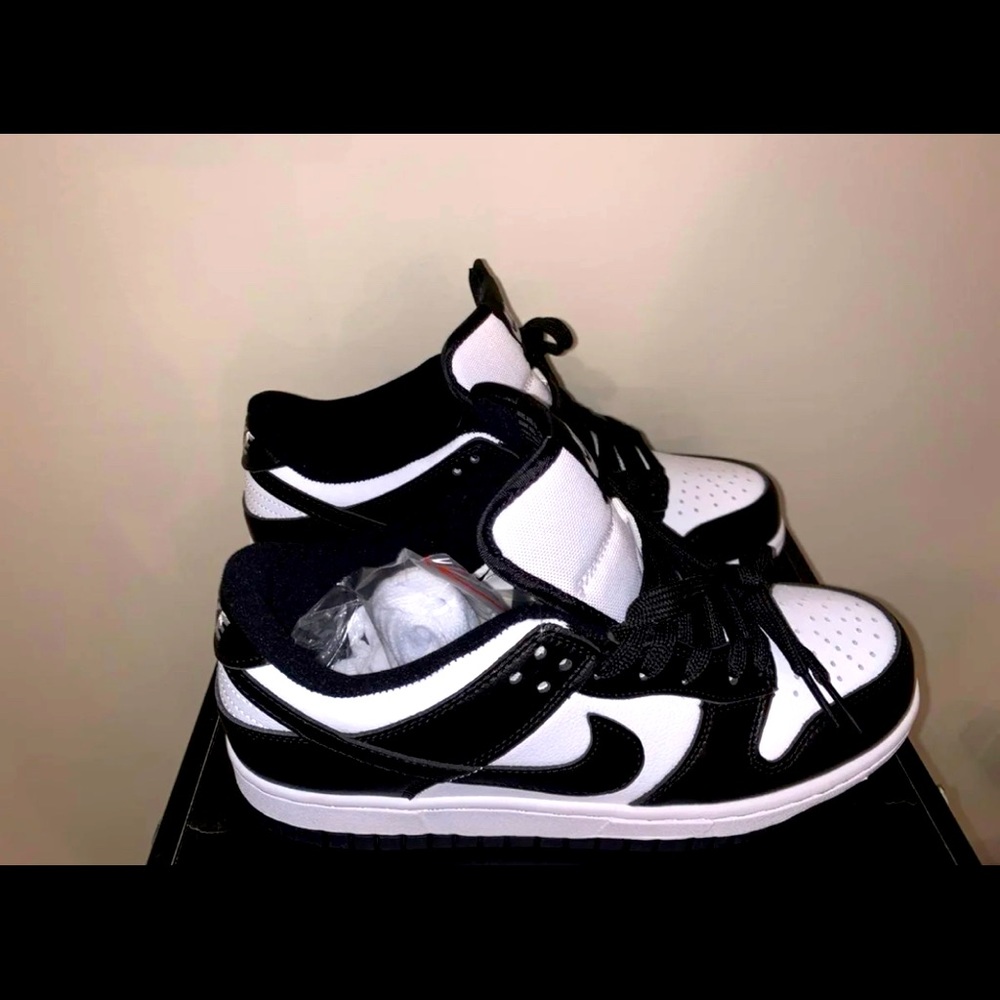 Nike low dunks with nike socks